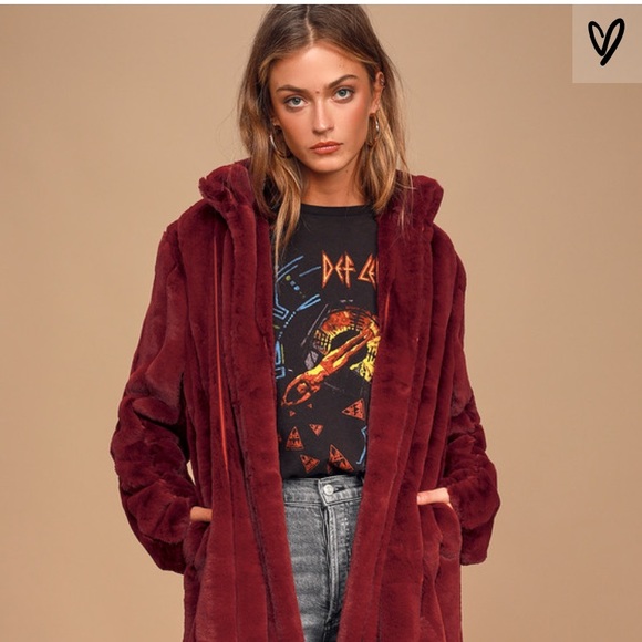Cozy Queen Wine Red Faux Fur Coat - Picture 1 of 6